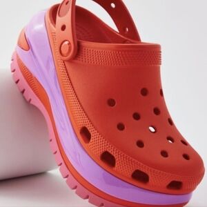 CROCS  Mega Crush Platform Clog - orange and Purple